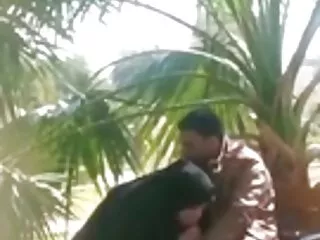 نوجوانوں اور squirt ہندی شہوانی ، شہوت انگیز کالج لڑکی orgasms کے اس چشمہ